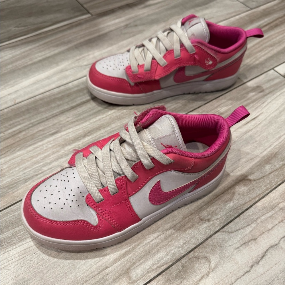 Nike Kids Pink and White Sneakers
